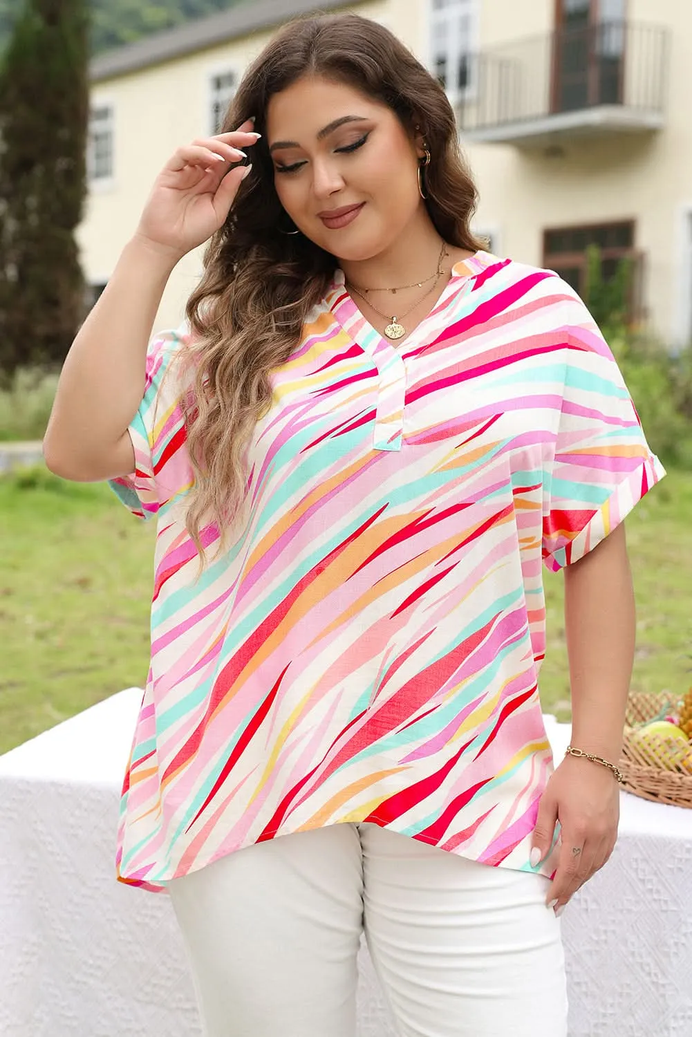 Chic plus-size abstract top, white