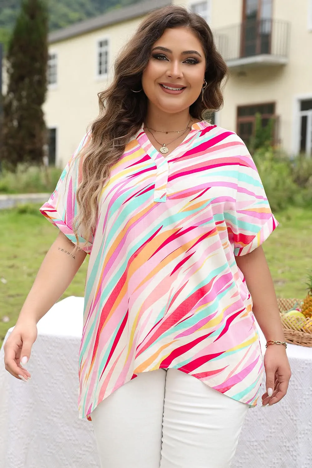 Chic plus-size abstract top, white