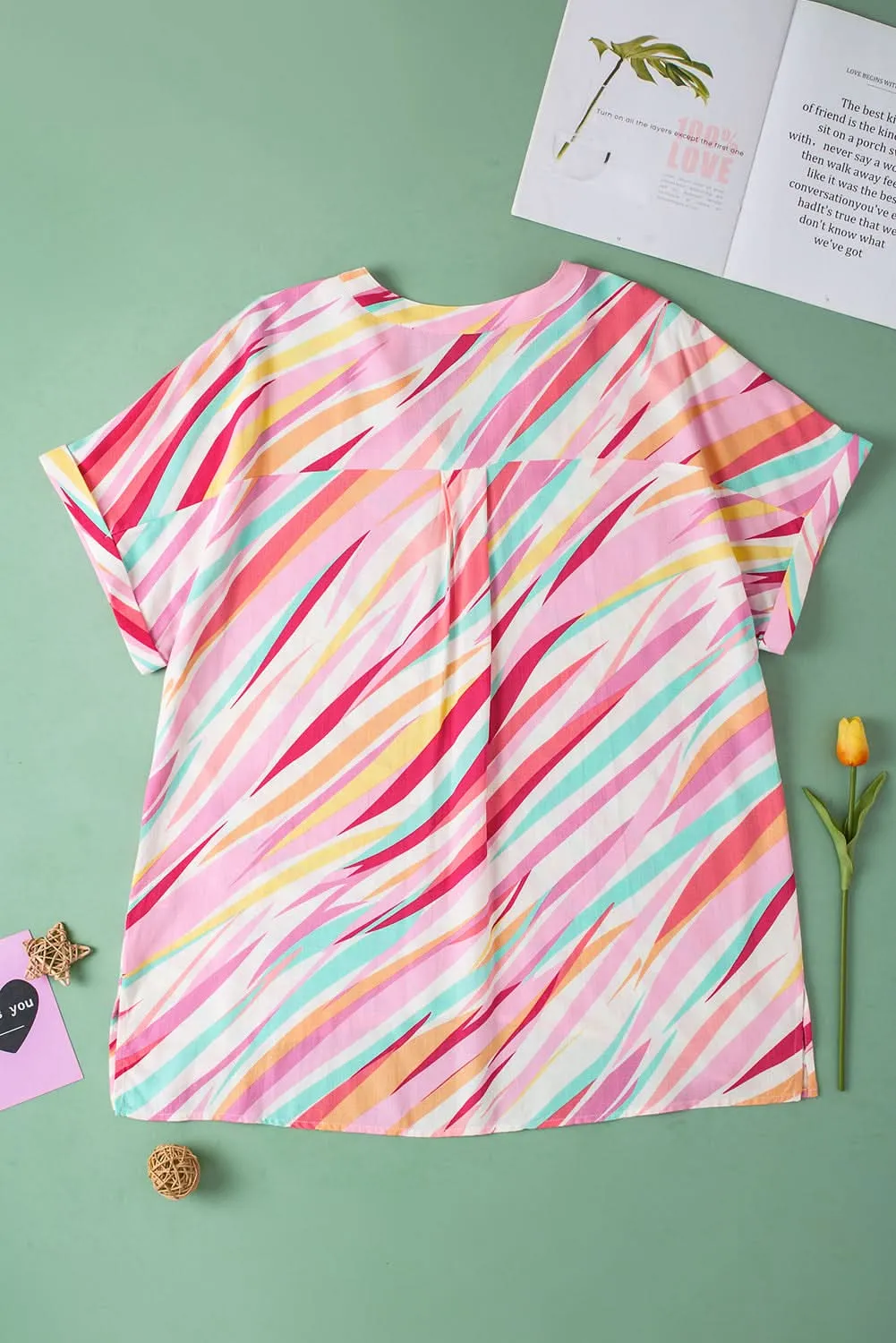 Chic plus-size abstract top, white