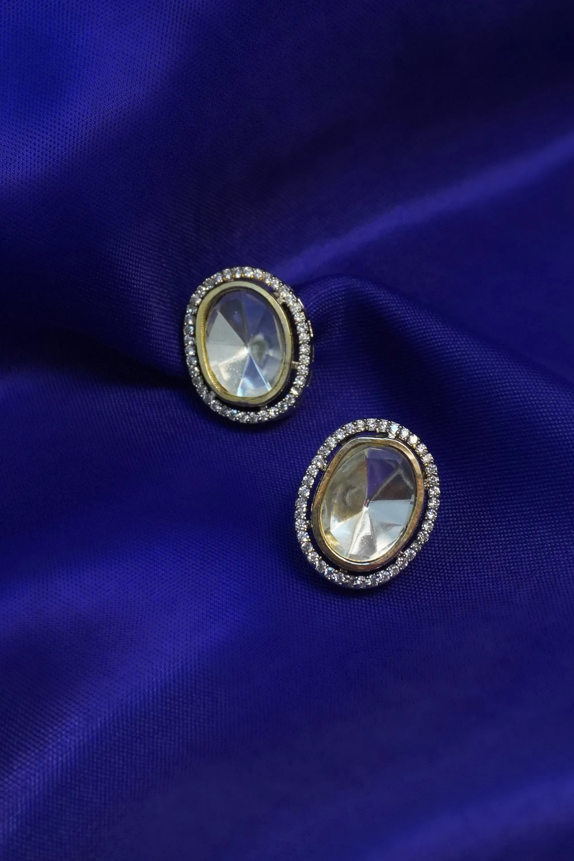 Round American Diamond Kundan Stud Earrings